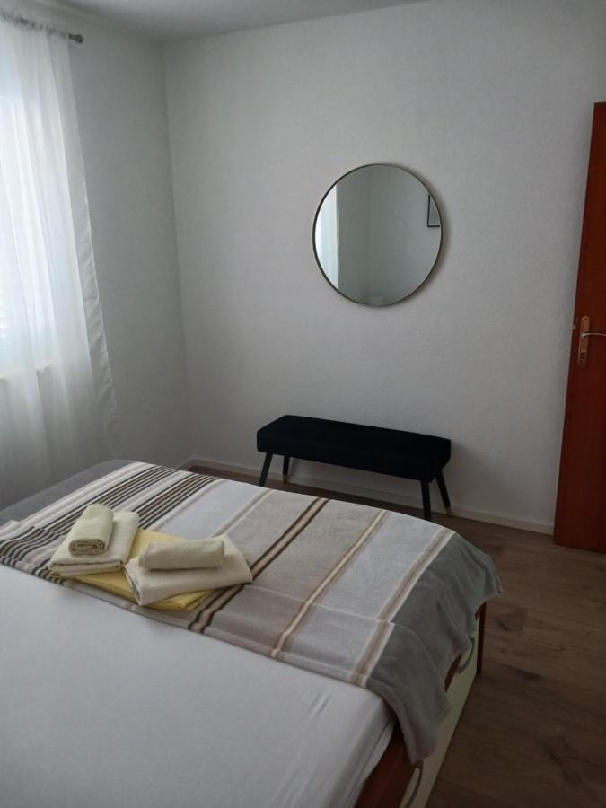 Apartmani Petra Примоштен Экстерьер фото