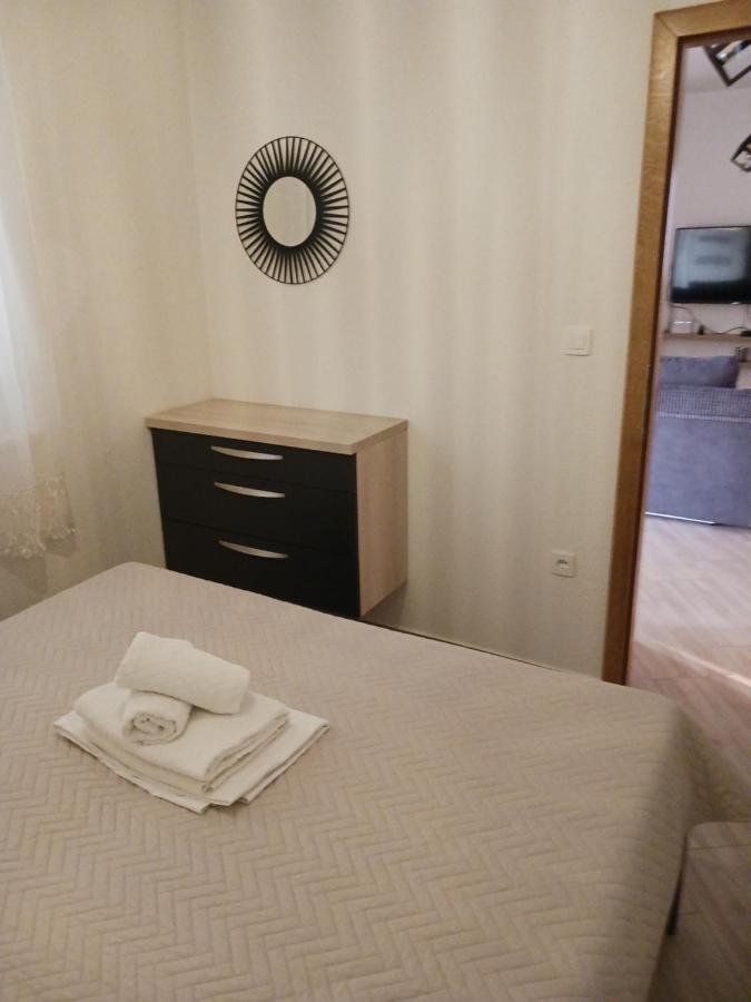 Apartmani Petra Примоштен Экстерьер фото